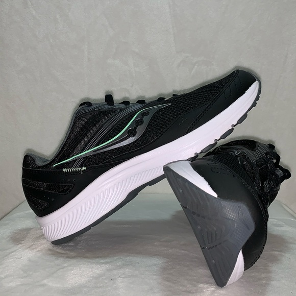 Saucony Cohesion 15 Running Women's size 11 Wide *NEW* - Picture 1 of 8